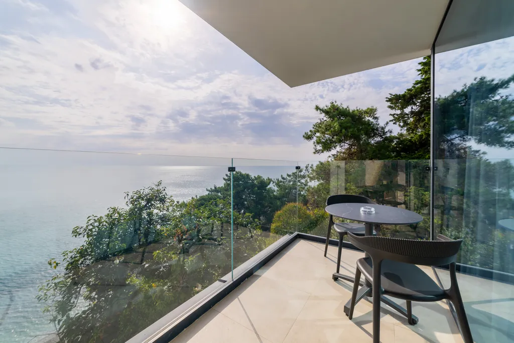 Двухкомнатный Lux с видом на море