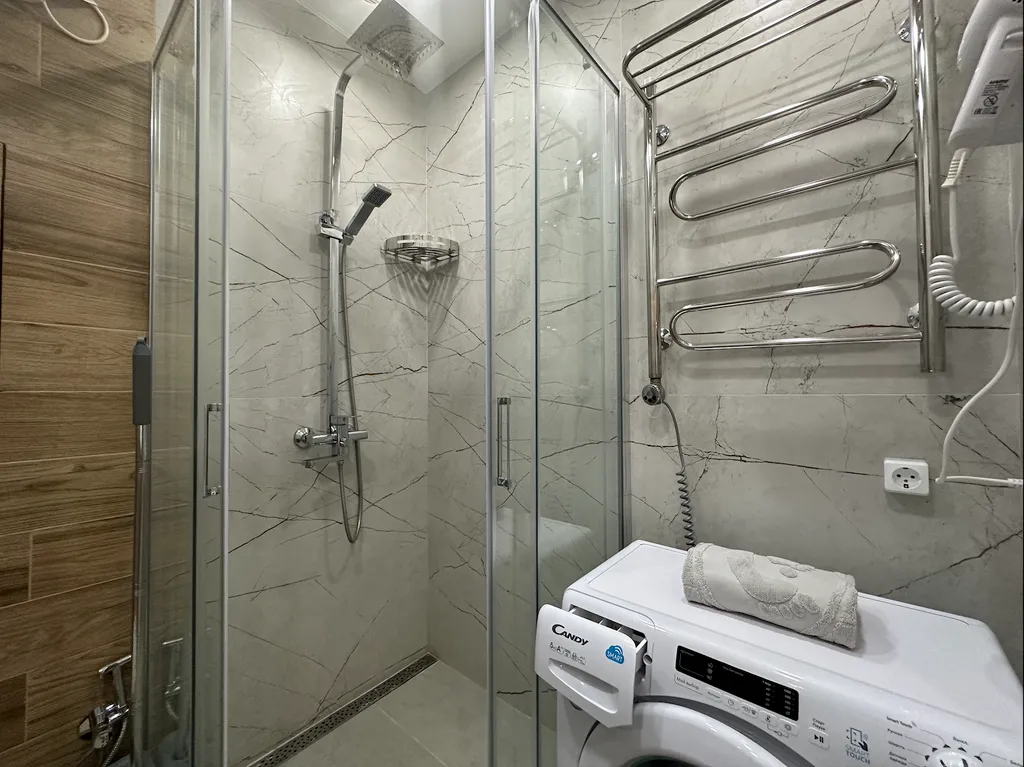 Дизайнерская студия LS-ECONOM STUDIO с видом на город с 7 этажа