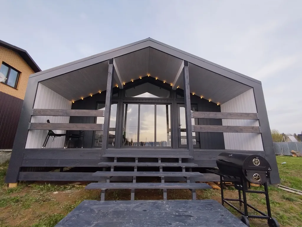 Уютный дом на две семьи в коттеджном поселке