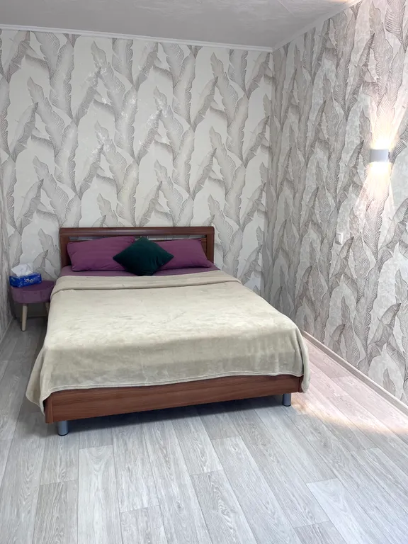 Двухкомнатная квартира около городских прудов