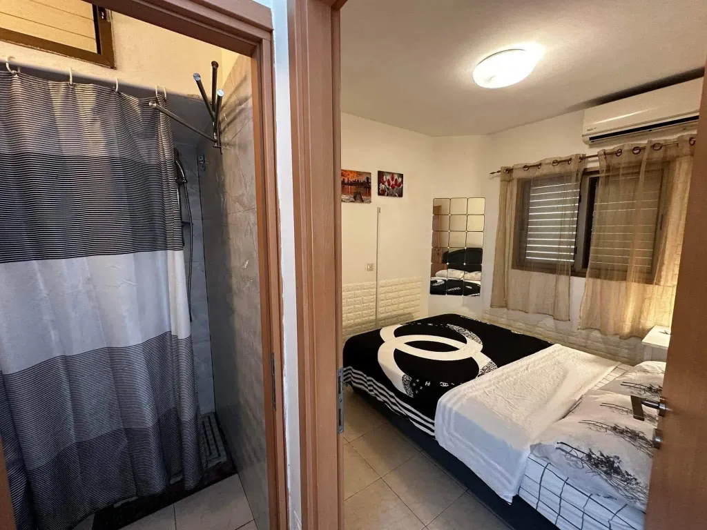 Красивая 2 ком квартира на набережной с прямым видом на море и закаты