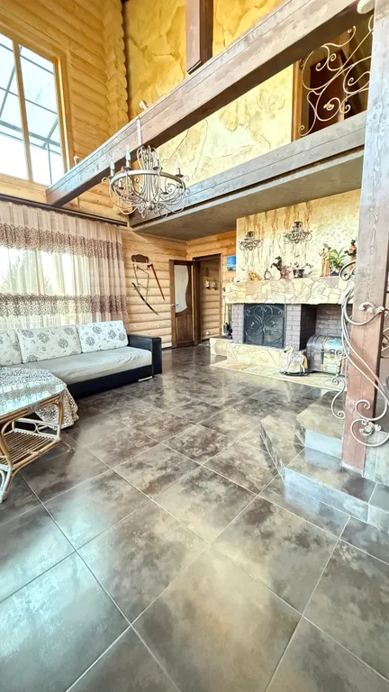 Уютный дом на берегу озера