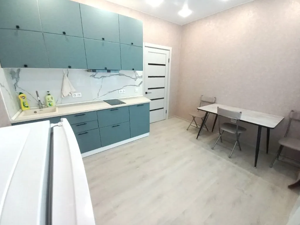 Просторная квартиpa в новостройке ЖК "Аралия"