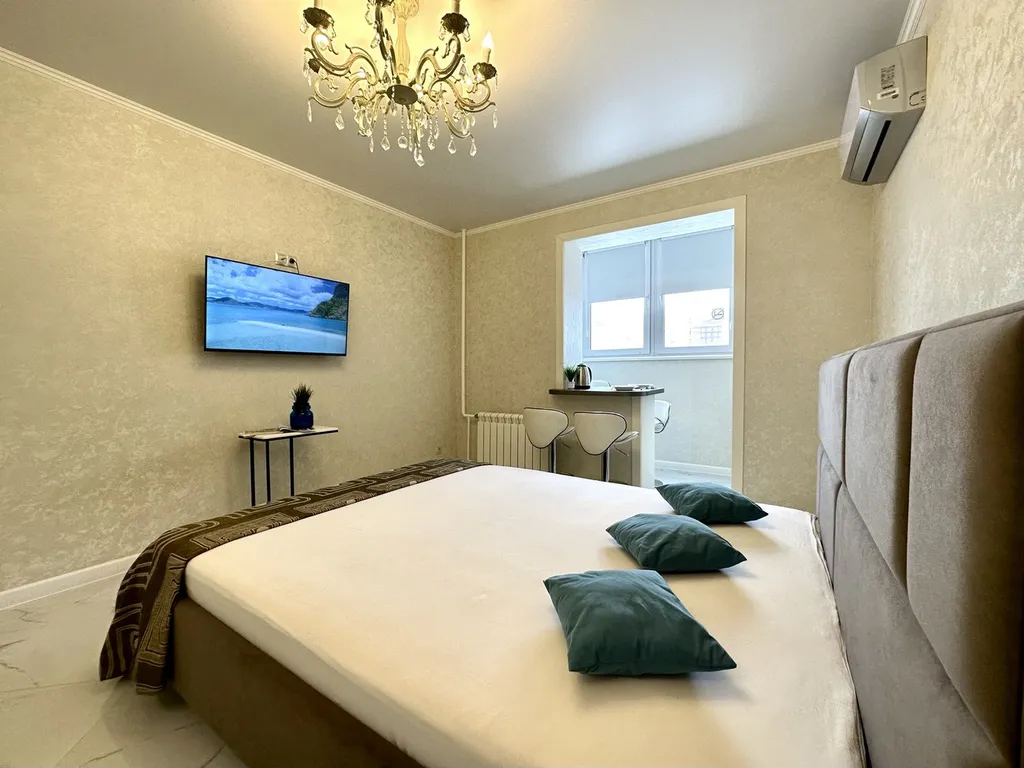 Студия, 5 минут до Фермер базара