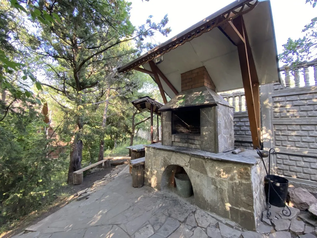 Сруб в Ялте c бассейном и сауной