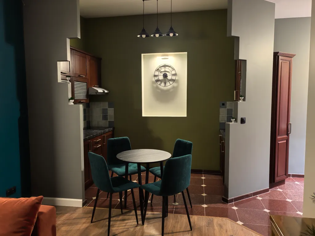 Дизайнерская 2к квартира на набережной реки Волги