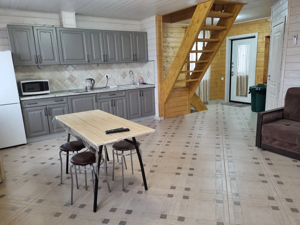 Коттедж Двухэтажный коттедж на первой линии Азовского моря — Кучугуры