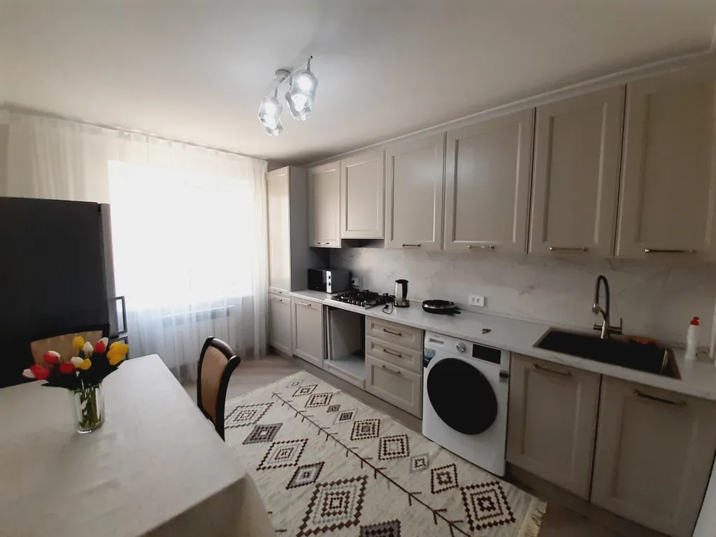 Новая квартира с евро ремонтом с отличной локацией