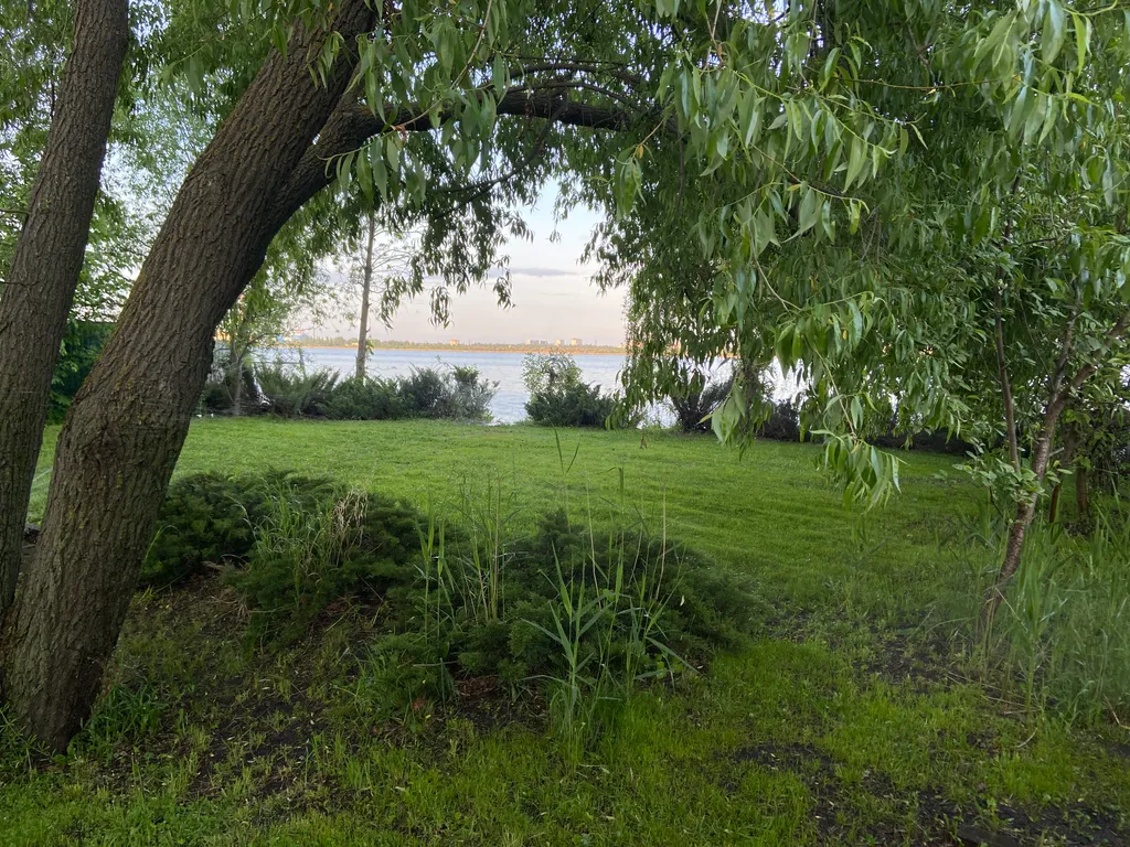 Дом на берегу водохранилища
