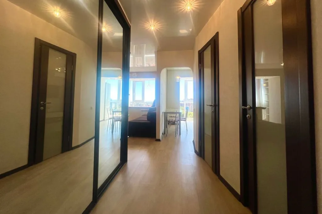 Красотка Мята в центре для гостей города и командированных работников