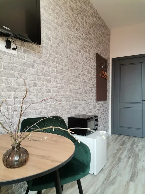 Светлая и стильная студия с удобным расположением