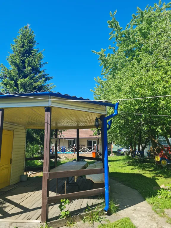 Коттедж с бильярдом и панорамной закрытой террасой