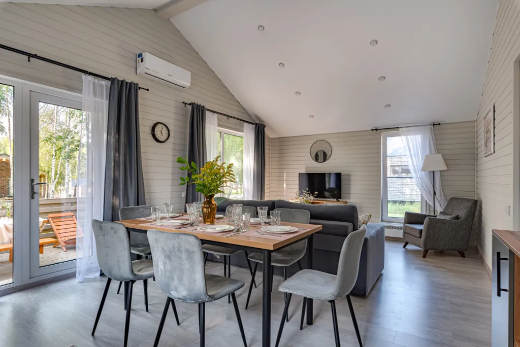 Альпийский - дом с костровой чашей и колонкой Алиса