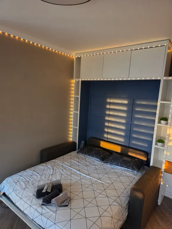 Студия с дизайнерским ремонтом в центре города