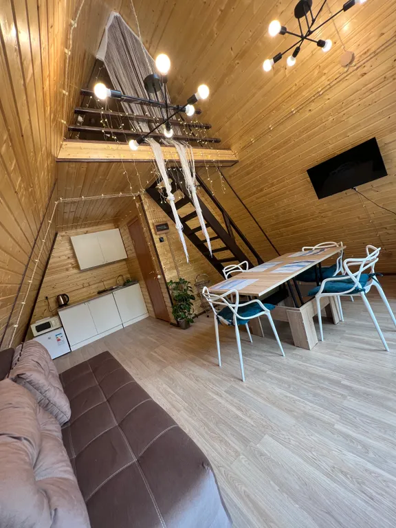 Шале на берегу реки