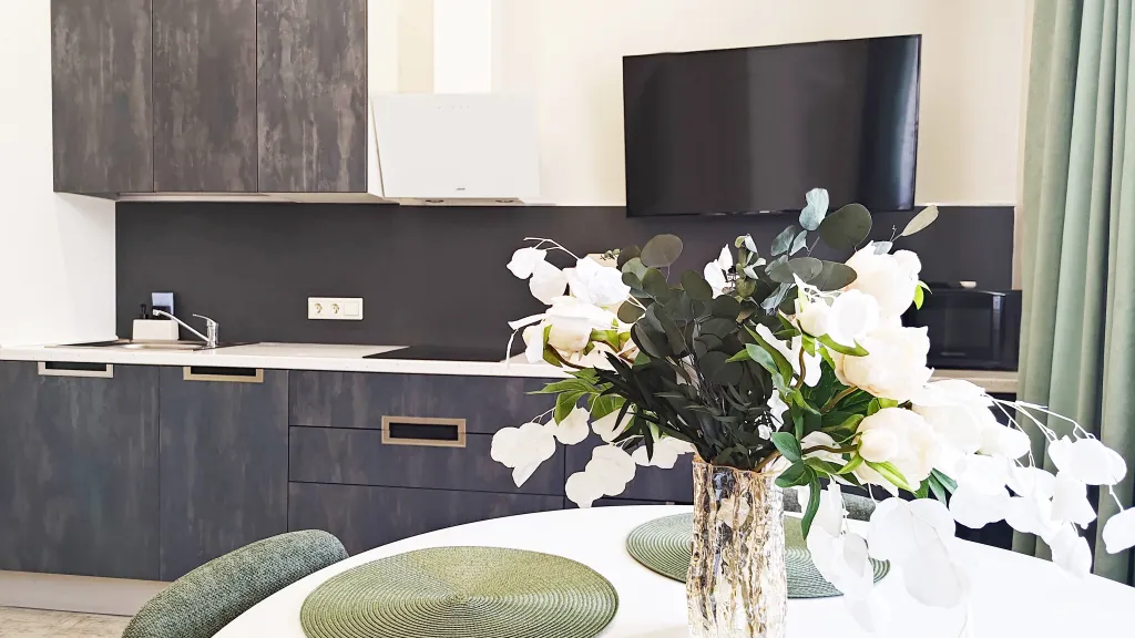 Новый апартамент с балконом и волшебной панорамой гор. Живите в сказке