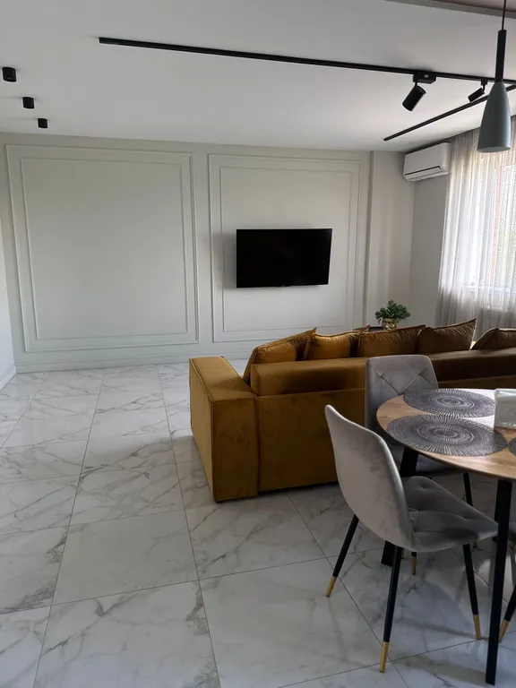 Просторная квартира недалеко от центра в тихом месте