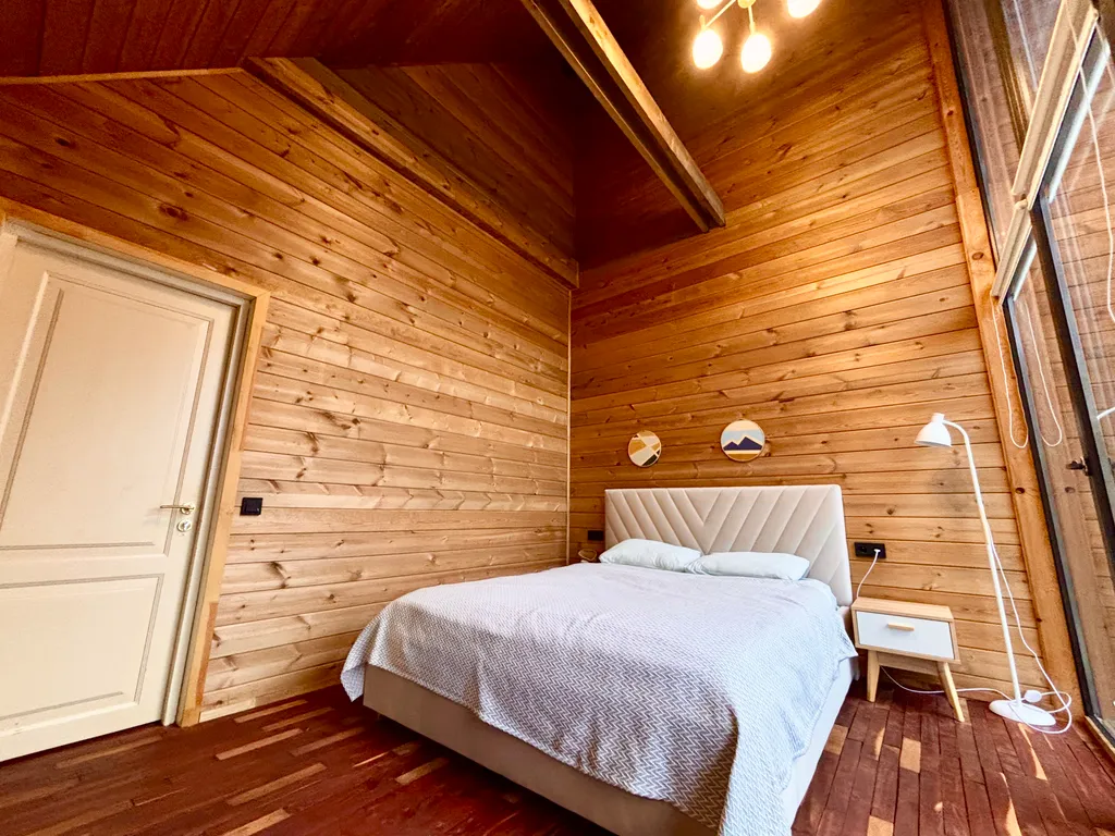 2эт. квартира 110м², вид на озеро и горы