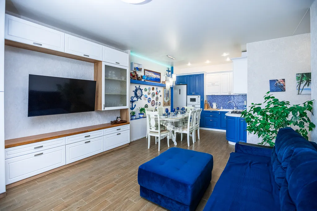 Большая евродвушка на берегу открытого моря