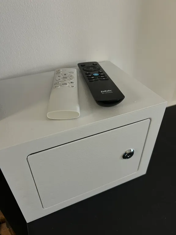 Студия с видом на город