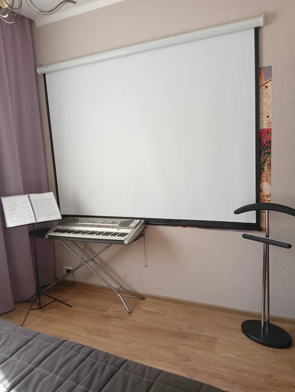 Дом с бассейном и террасой в коттеджном поселке