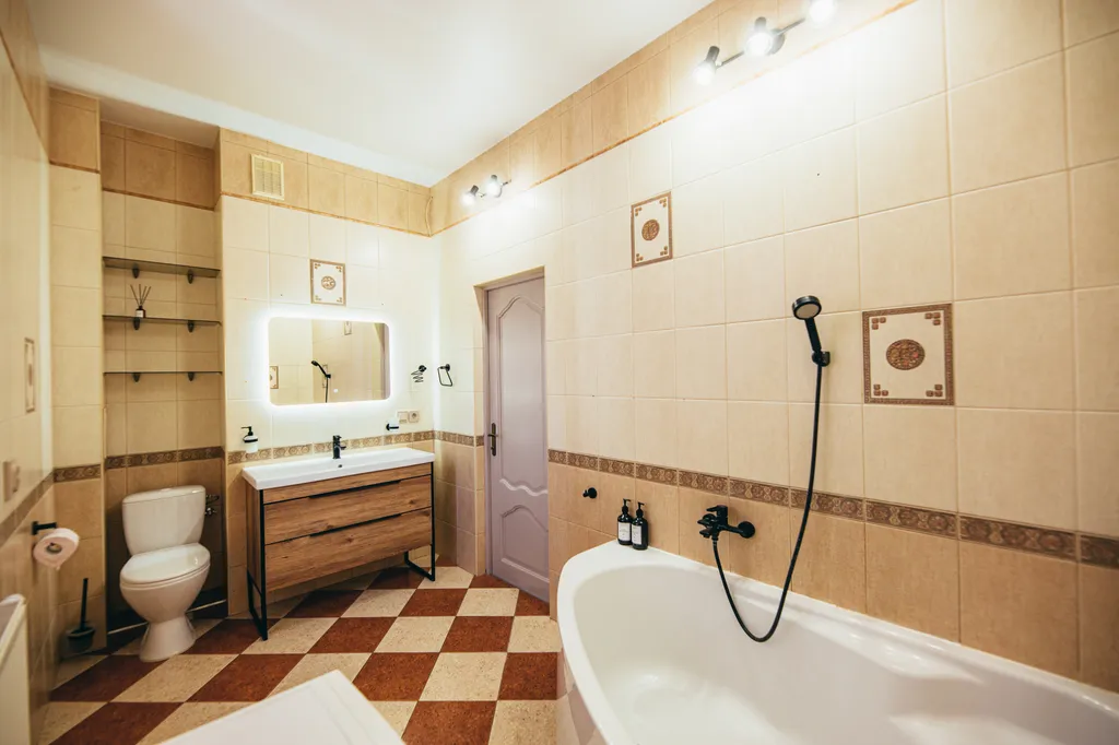 Комфортный дом в центре города, рядом с Верхним озером