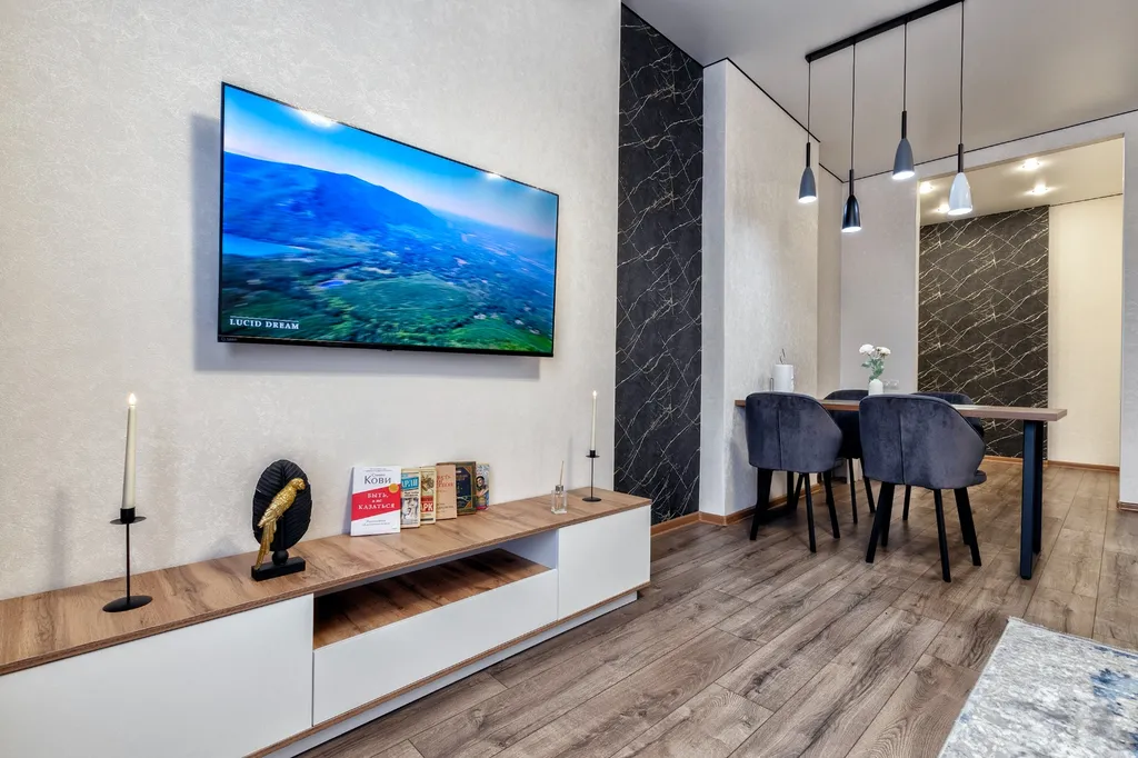 ЖК Respublika, ТРЦ Ханшатыр