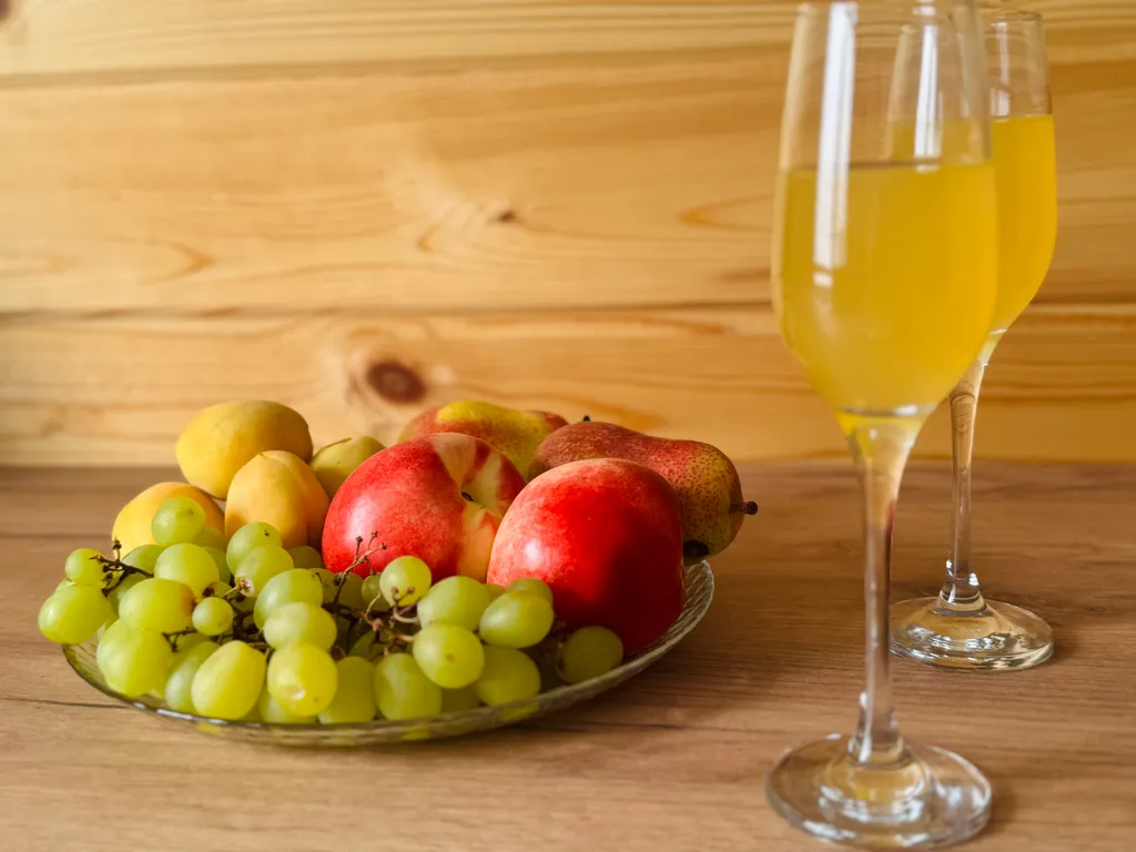 Домик 4-х местный 2-х комнатный с кухней