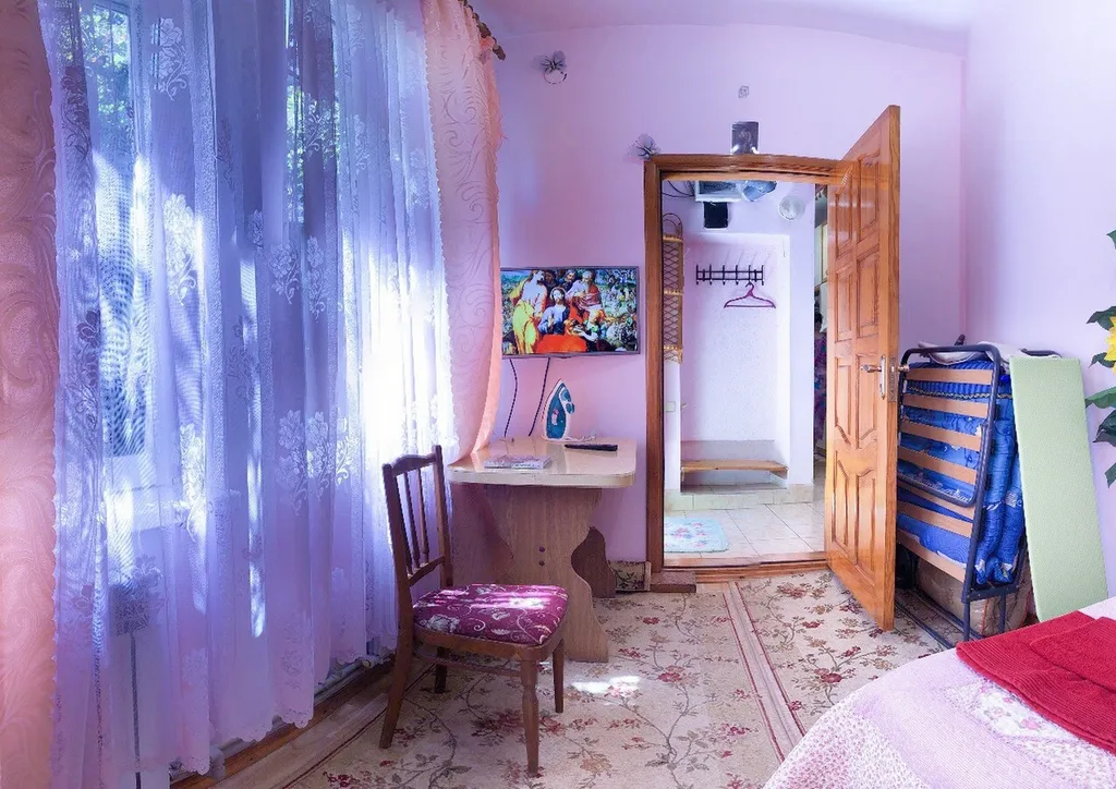 Зеленый дворик в центре города