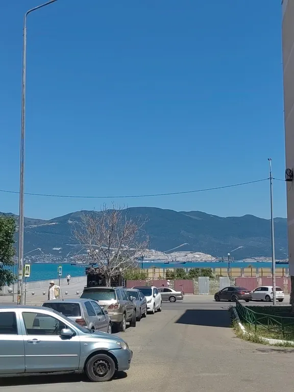 Трёхкомнатная квартира на набережной