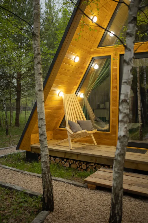 Треугольный дом