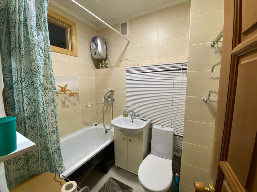 Квартира с видом на берёзы