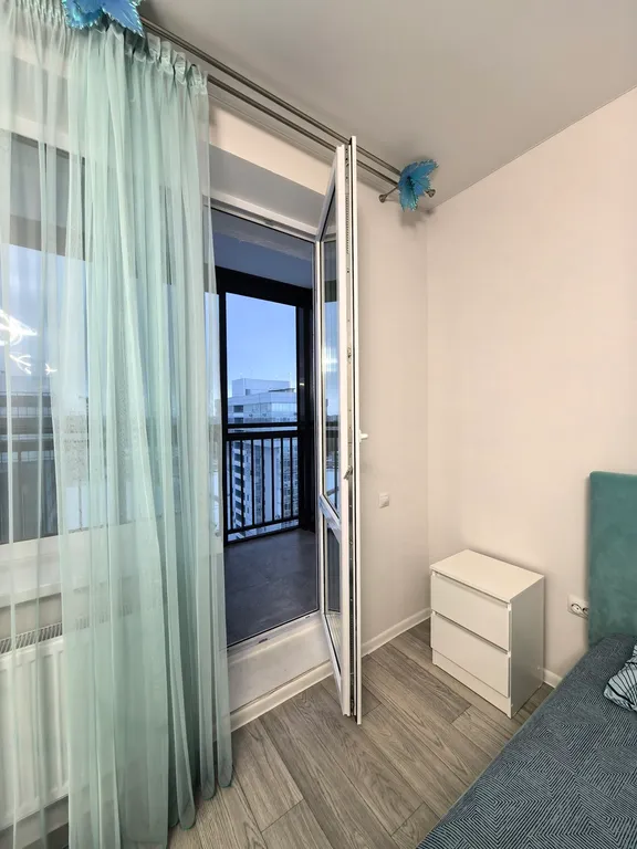 Студия с видом на город