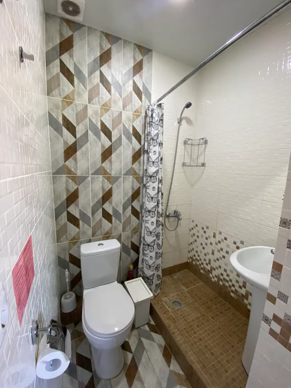 Уютный гостевой дворик в живописном тихом уголке