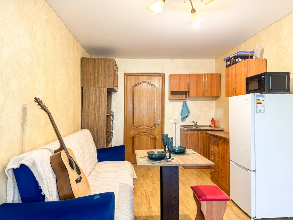 Студия эконом через дорогу от Ушаковки и квадрата, с водой всегда