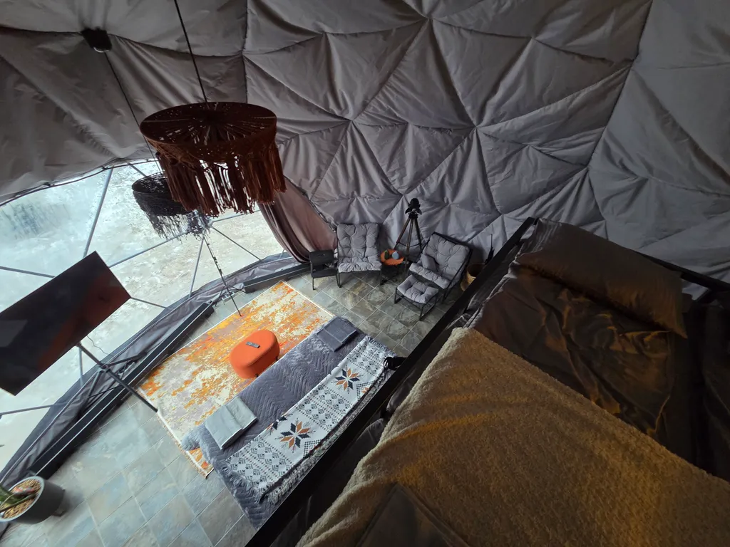 Новая сфера для глэмпинга Бёрд&Self vibe с дизайнерским интерьером