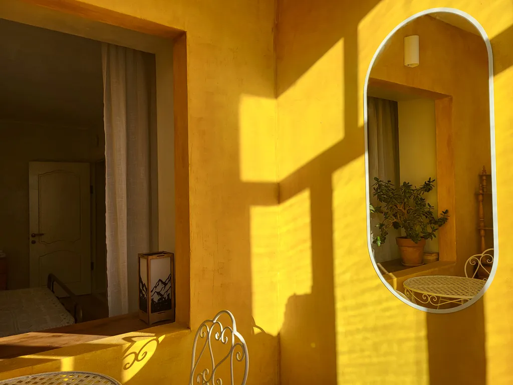 Квартира с видом на реку и горы