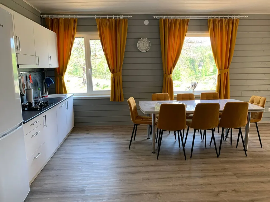 Коттедж с собственным пирсом и террасой на берегу Ладоги