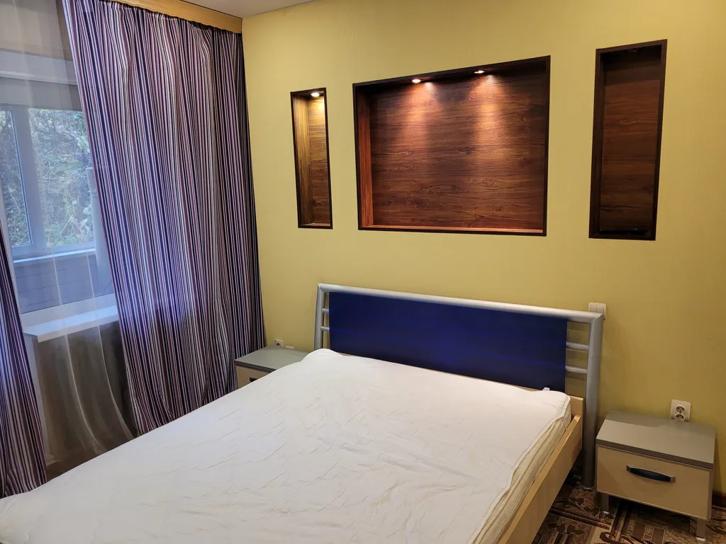 Студия с тремя спальнями, двумя с/у