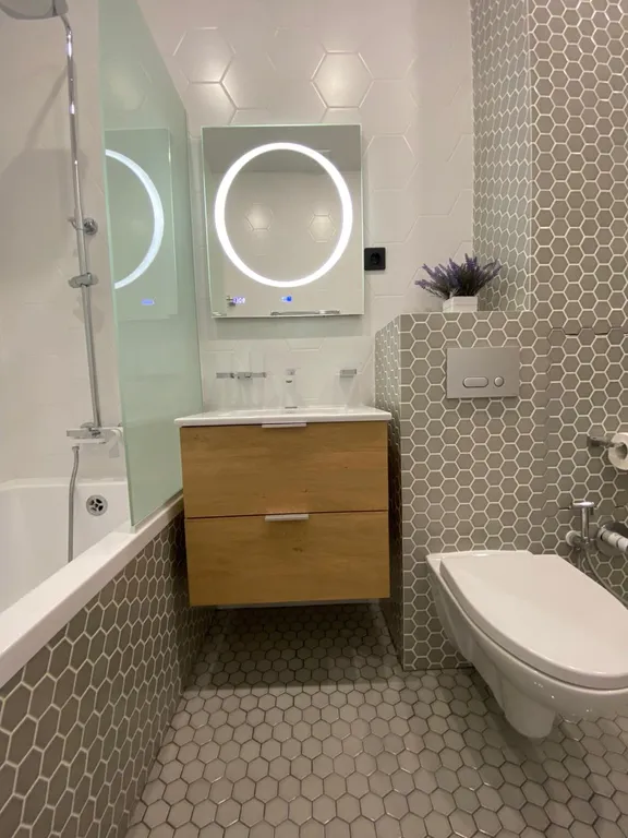 Современная квартира с кондиционером, с красивым видом на горы