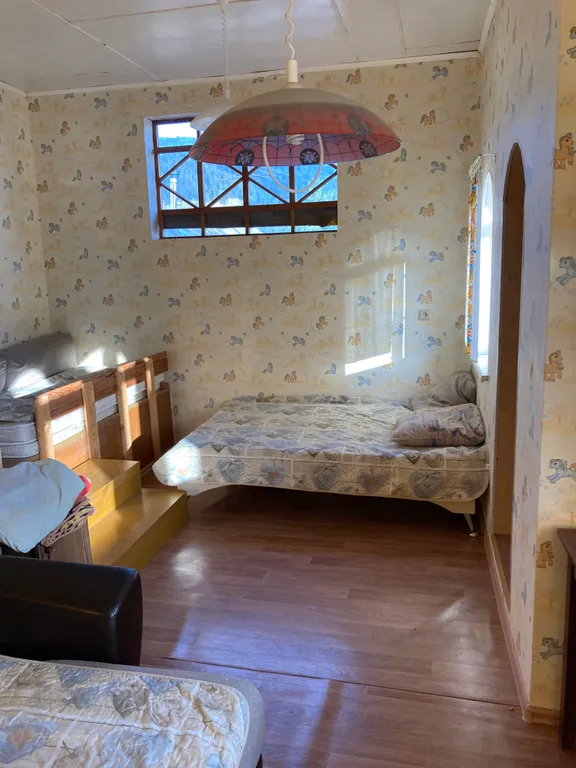 Комната с балконом