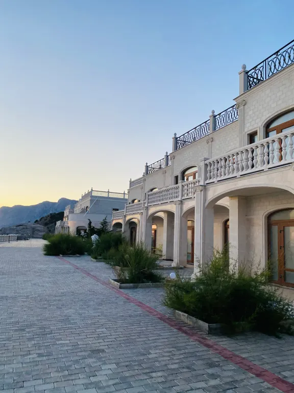 Загородный дом в можжевеловом лесу