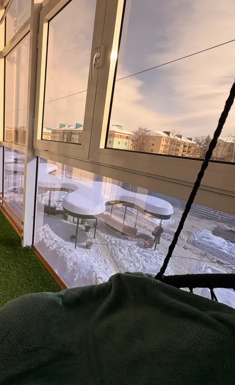 Видовая квартира с панорамным остеклением в центре