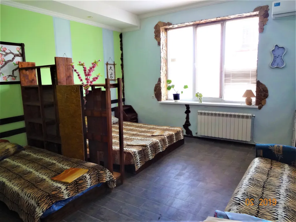 Китайский, трёхместный с двумя дополнительными местами со своей мини-кухней