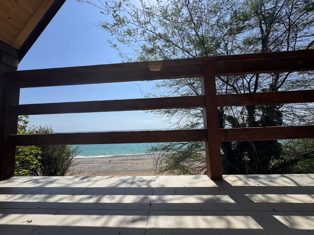 Дом на берегу