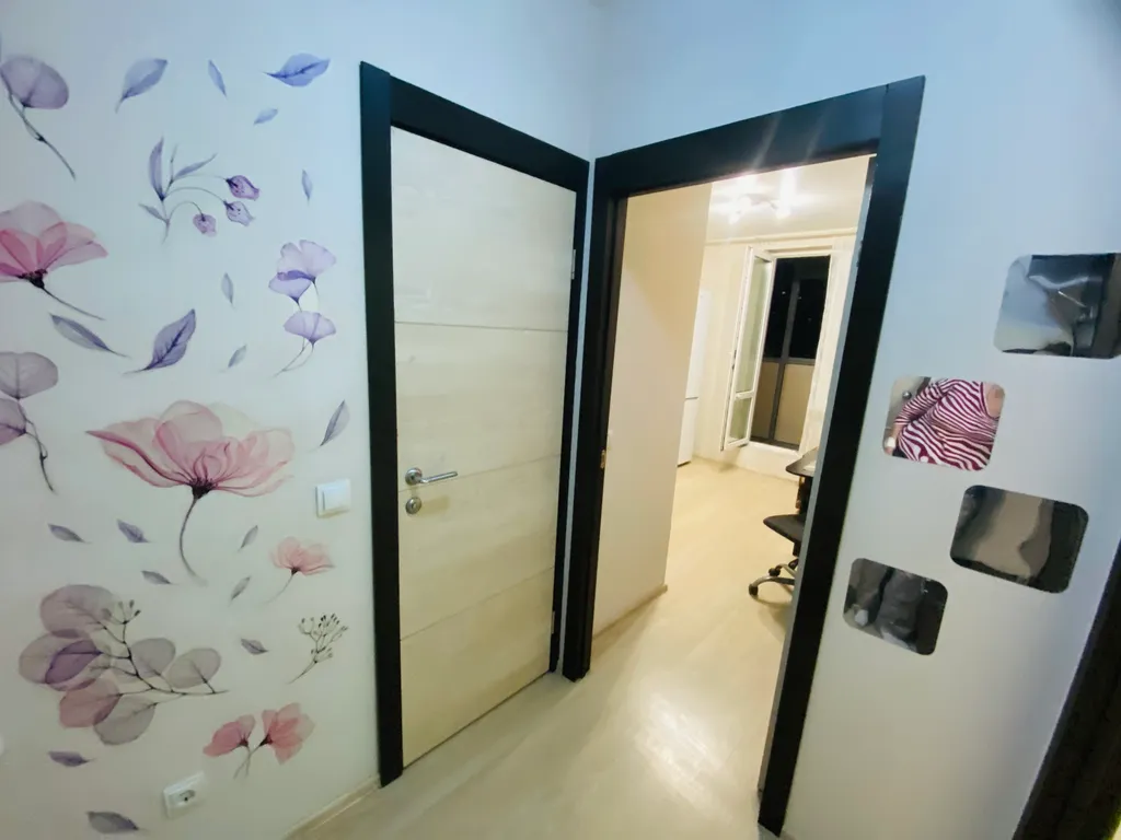 Уютная квартира с прекрасным видом на город в огнях