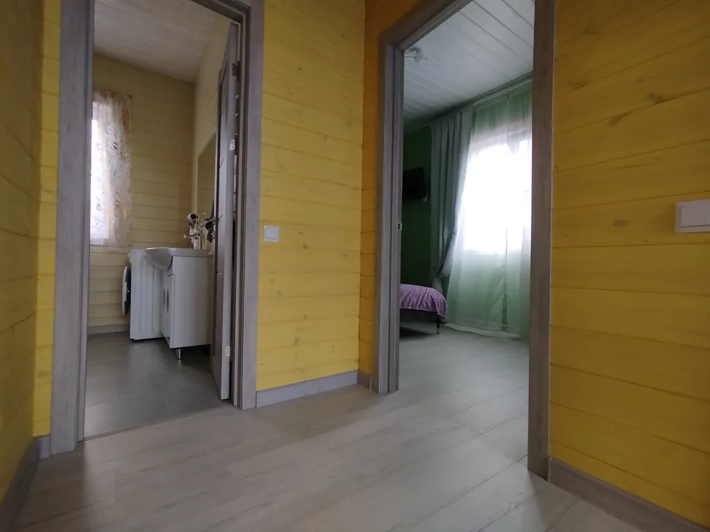 Стильный барн с крытой мангальной зоной