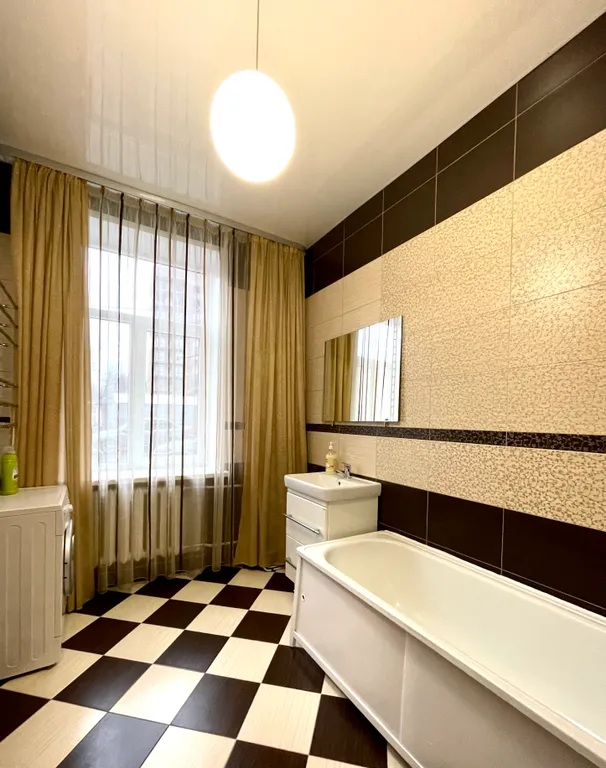 Квартира Трёхкомнатная квартира в центре, рядом с ТЦ "Аура" — Ярославль