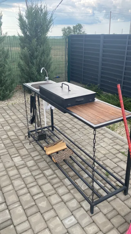 Дом с бассейном у моря