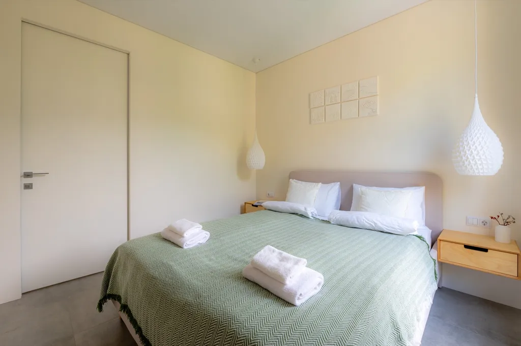 1-е апартаменты с видом на горы и бассейном